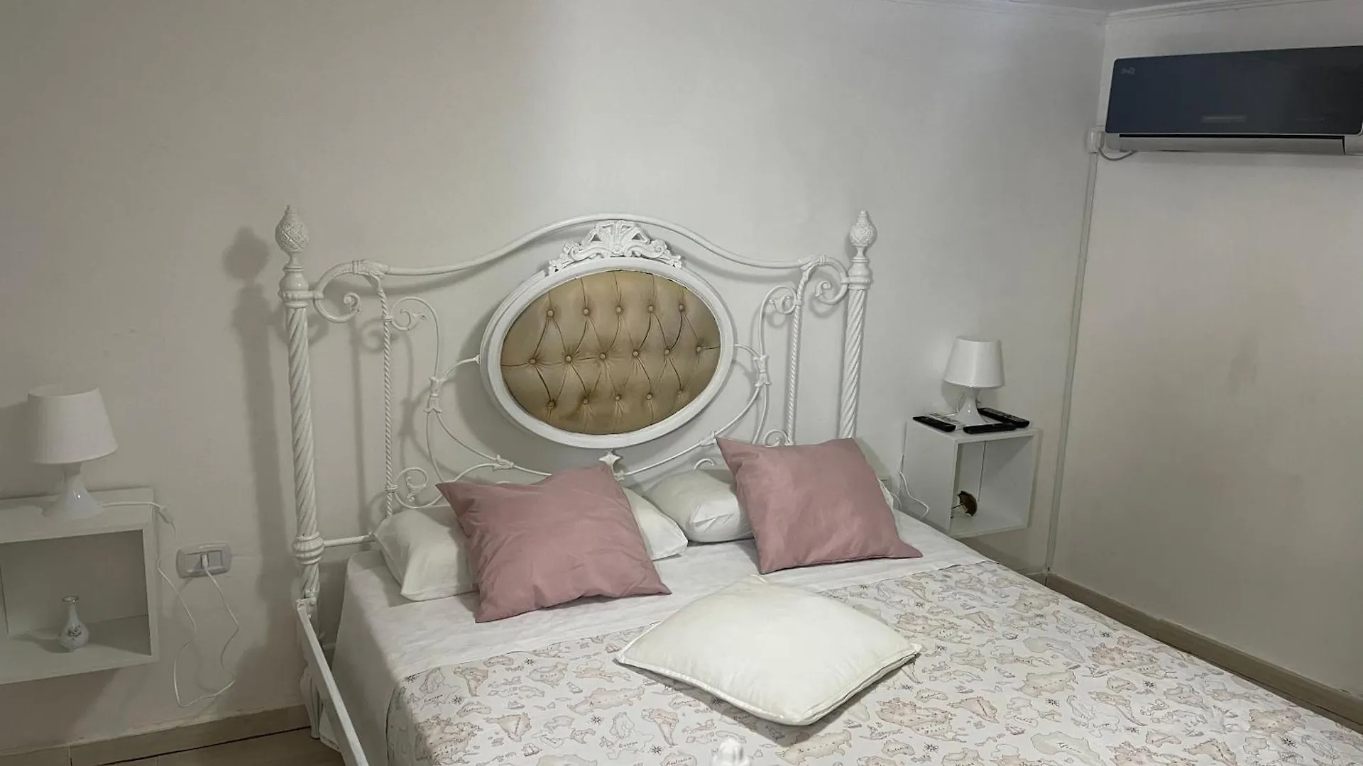 Scugnizzi Bed & Breakfast Naples Italy